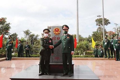 Việt Nam - Lào tăng cường hợp tác về quốc phòng