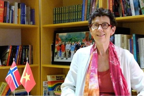 Việt Nam - Đối tác quốc tế có trách nhiệm trong cuộc chiến chống dịch Covid-19