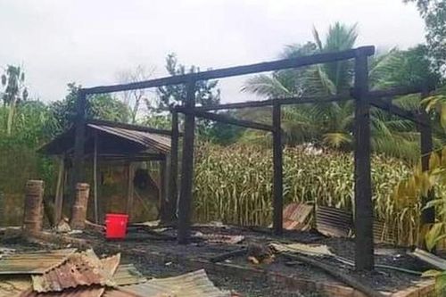 Bị la mắng, 'nghịch tử' nửa đêm đốt rụi nhà bố đẻ