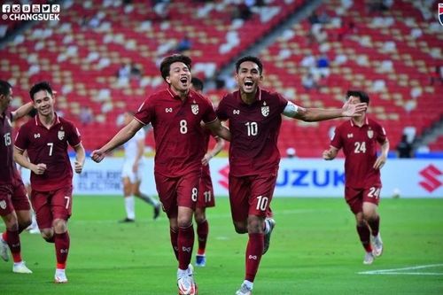 Dangda đi vào lịch sử AFF Cup giúp Thái Lan giành quyền vào bán kết