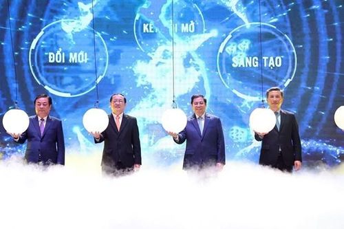 Thủ tướng: Đổi mới sáng tạo phải tham gia giải quyết vấn đề đang nổi