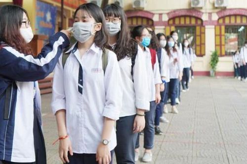 Đề xuất bỏ môn thi thứ 4 vào lớp 10: Học trực tuyến thì phải giảm mục tiêu đi?