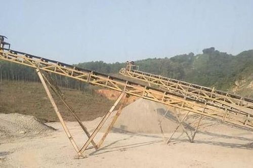 Công nhân mỏ đá ở Nghệ An rơi từ trên cao xuống tử vong