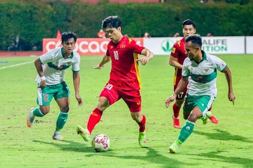 Tuyển Việt Nam bất lực trước 'các võ sĩ' Indonesia: Trọng tài Hàn Quốc bắt quá kém!