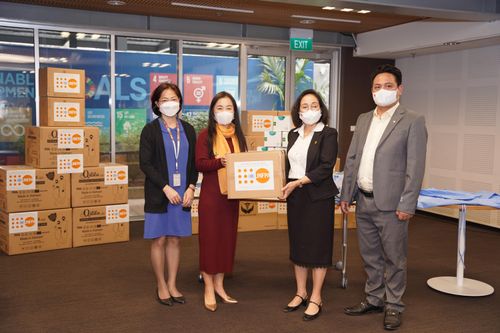 UNFPA cung cấp thiết bị y tế và đồ bảo hộ cá nhân cho Việt Nam