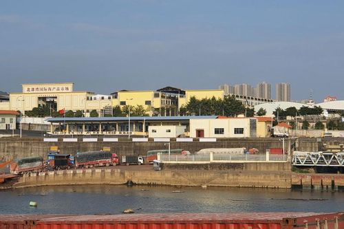 Quảng Ninh: Hàng trăm phương tiện chở hàng hóa vẫn ách tắc ở cửa khẩu Móng Cái