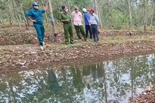 Hai bé gái 9 tuổi đuối nước thương tâm dưới con mương giữa rừng cao su