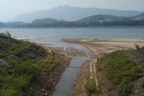 Nước sông Ðà xuống thấp: Dân Thủ đô sẽ thiếu nước sạch?