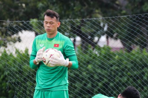 Tấn Trường lọt vào 'danh sách đặc biệt' của AFF Cup 2020