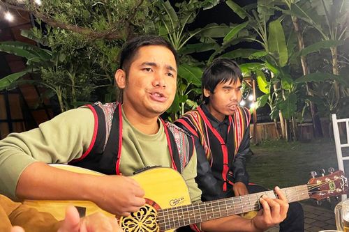 'Đôi bạn nghệ sĩ cùng tiến'