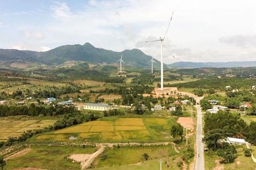 Nỗ lực thoát nghèo của nông dân Hướng Linh