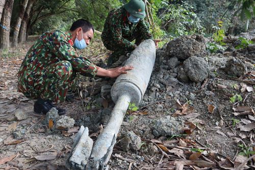 Bình Phước: Xử lý quả bom hơn 150kg dưới lòng suối