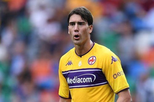 Chuyển nhượng cầu thủ Man Utd: Đua giành chữ ký Dusan Vlahovic; Barca muốn có Edinson Cavani theo dạng tự do