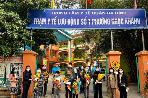 Nhiều bệnh nhân điều trị tại Trạm y tế lưu động ở Hà Nội được xuất viện