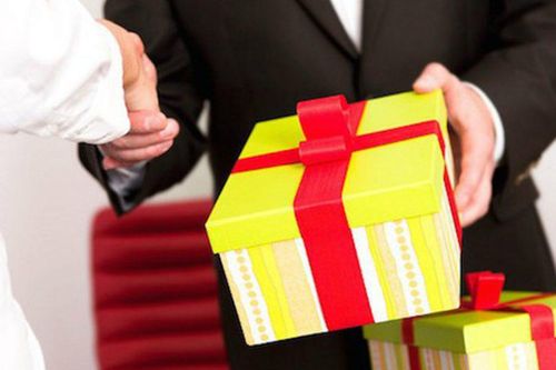 Tặng quà Tết cấp trên