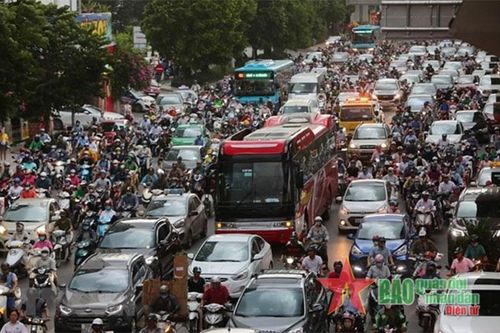 Hà Nội tiếp tục áp dụng nhiều nhóm giải pháp giảm ùn tắc giao thông