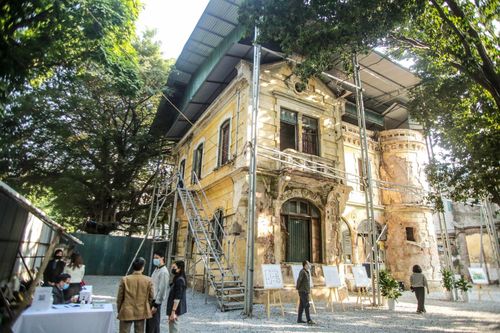 Triển lãm, xin ý kiến tu bổ biệt thự cổ gần 1.000 m2 trên phố Trần Hưng Đạo