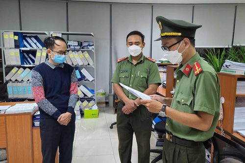 Ông Nguyễn Văn Phong bị bắt để điều tra hành vi nhận hối lộ