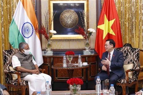 Chủ tịch Quốc hội Vương Đình Huệ tiếp Thủ hiến bang Kerala của Ấn Độ