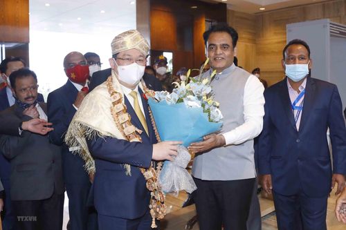 Chủ tịch Quốc hội thăm và làm việc tại bang Karnataka
