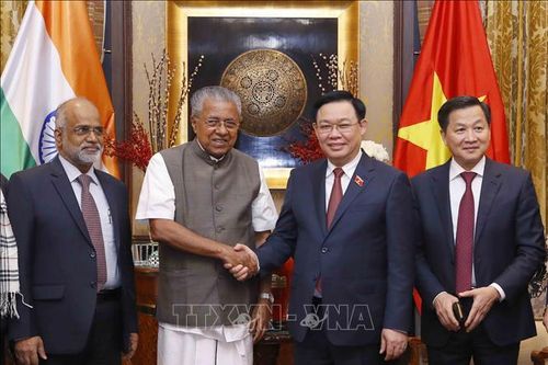 Chủ tịch Quốc hội Vương Đình Huệ tiếp Thủ hiến bang Kerala của Ấn Độ