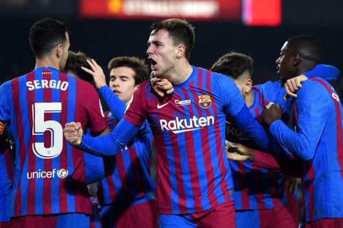 Tiền vệ sinh năm 2002 giải cứu Barca