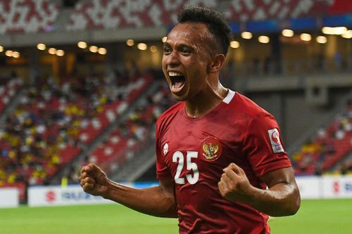 Indonesia vào bán kết AFF Cup sau chiến thắng 4-1 trước Malaysia