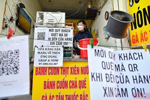 Nhiều 'vùng cam' ở Hà Nội tạm dừng các hoạt động dịch vụ không thiết yếu