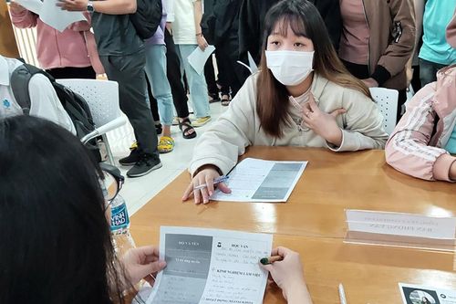 Việc làm cho tân cử nhân trong đại dịch Covid-19: Cơ hội trải nghiệm, bổ sung kiến thức cho tương lai