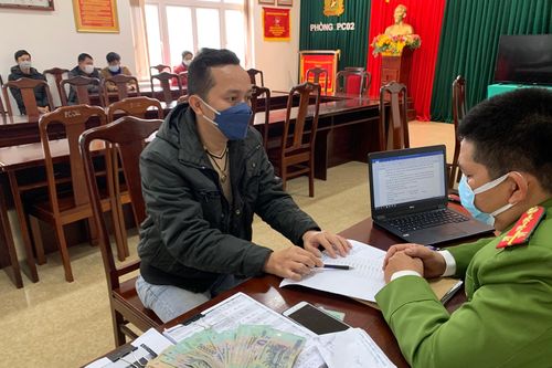 Huế: Bắt quả tang vụ đánh bạc 7 tỷ trong quán cà phê