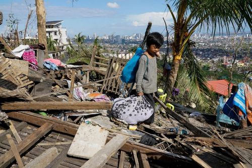 Philippines: Số người chết vì siêu bão Rai tăng sốc, cảnh tượng 'tan hoang như đánh bom'