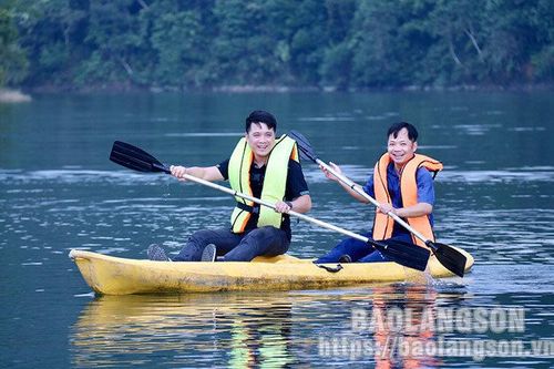 Điểm du lịch cộng đồng Vũ Lăng: Củng cố để nâng cao chất lượng hoạt độngTin khácNgành dân số Lạng Sơn: 60 năm xây dựng và phát triểnĐội Việt Nam tuyên truyền giải phóng quân - lực lượng tiền thân của Quân đội Nhân dân Việt Nam
