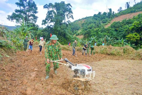 Đoàn Kinh tế - Quốc phòng 337: Hơn 360 ngày công giúp người dân thôn Tri làm kinh tế
