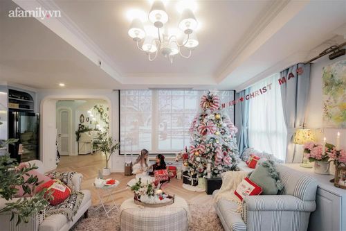 Trang trí nhà Giáng sinh: Cây thông giá 20 triệu cùng bàn tiệc hoành tráng, đồ decor thôi cũng đã 15 triệu của mẹ trẻ ở Sài Gòn