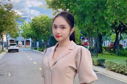 Hoa hậu chuyển giới Hương Giang xin lỗi khán giả sau 1 năm ở ẩn
