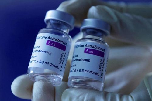 AstraZeneca phát triển vaccine đặc hiệu chống biến thể Omicron