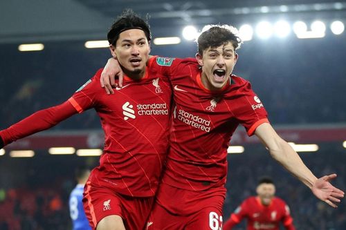 Minamino cứu Liverpool ở phút 90+5
