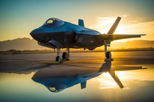 UAE muốn mua Rafale từ Pháp, Mỹ sợ tiêm kích F-35 bị 'thất sủng'