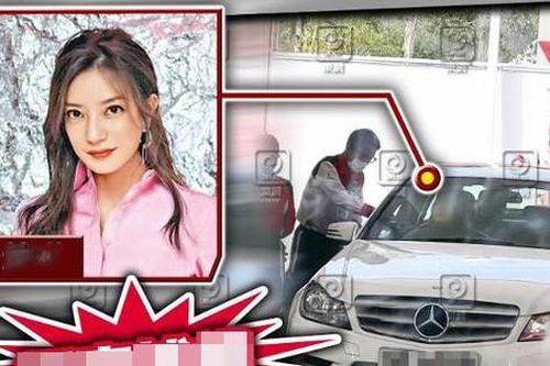 Sau gần 4 tháng 'bốc hơi', Triệu Vy bất ngờ xuất hiện bên 'trai lạ'