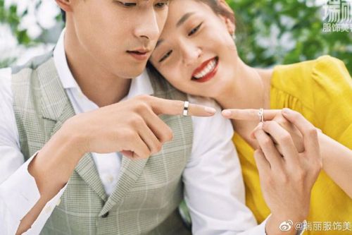 Rộ tin Ngô Thiến ly hôn Trương Vũ Kiếm, netizen ủng hộ: 'Bỏ đi cho đỡ khổ đời người'