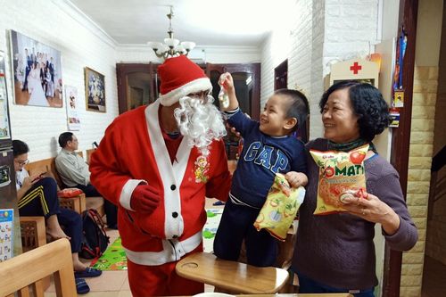 Những ông già Noel bước ra từ 'cổ tích'