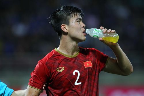 Duy Mạnh nhập viện sau trận thua Thái Lan