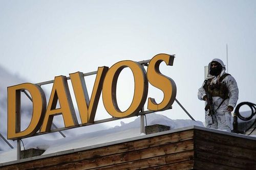 Davos đã chết
