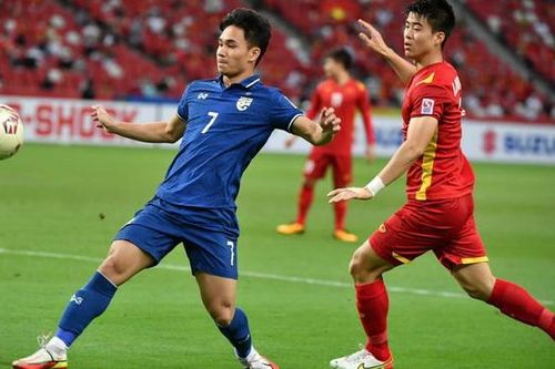 Tin ĐT Việt Nam vs Thái Lan 24/12: Duy Mạnh trật khớp vai, trọng tài mắc quá nhiều lỗi