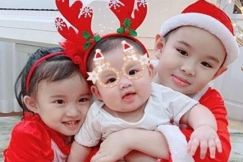 Gia đình ca sĩ Vy Oanh quây quần chụp ảnh Giáng sinh