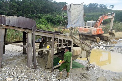 Tận thấy mỏ vàng lậu 'khủng' bị cảnh sát tập kích ở Lâm Đồng