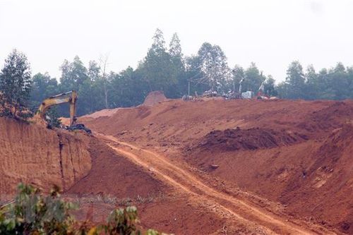 Tuyên Quang: Thăm hỏi gia đình 3 em nhỏ tử vong do sạt lở đất