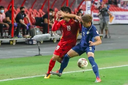 Đằng sau cơn thịnh nộ trọng tài là trận đấu xấu hổ của Việt Nam và Thái Lan