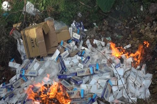 Tiêu hủy hơn 30.000 gói thuốc lá lậu