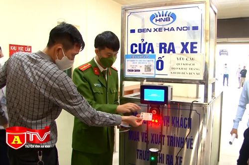Lắp đặt hàng loạt máy quét mã QR tại các bến xe Thủ đô